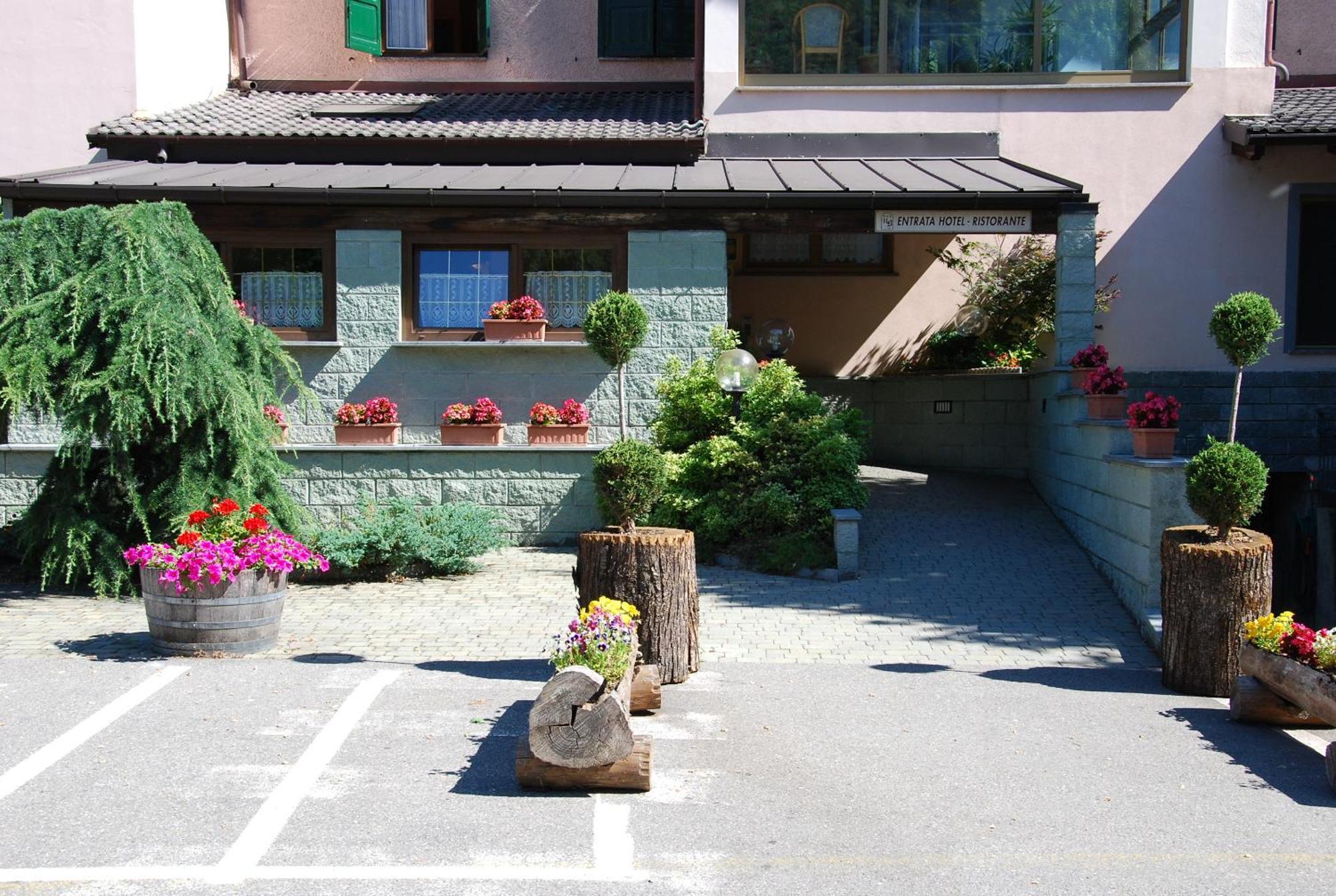 Albergo Baffo Chiuro Exterior photo